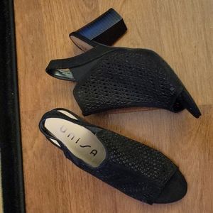 Unisa Unploxa black cut out open toe Sling back shoes 7 M Excellent condition…